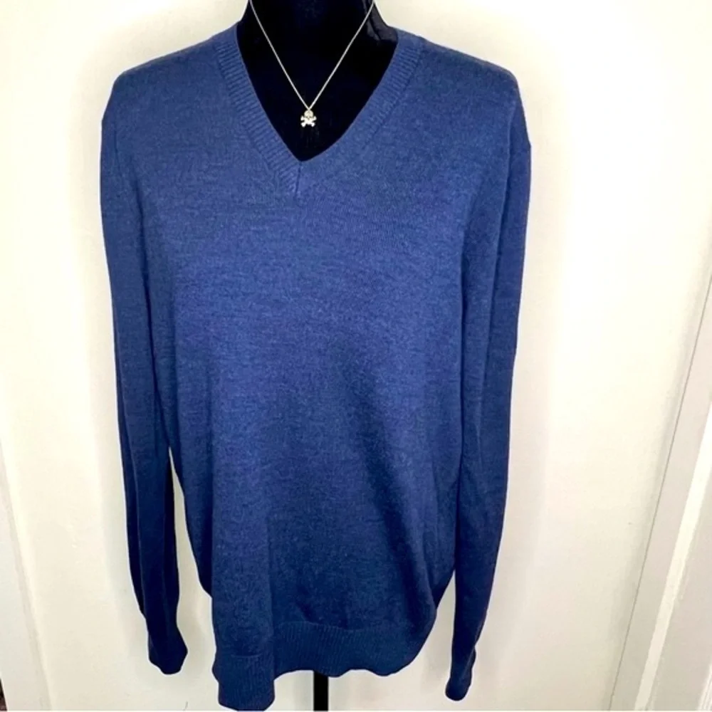 Banana Republic Men’s Blue Extra Fine Merino Wool V-Neck Sweater L